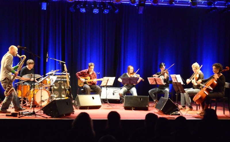 Das "Lucien Dubuis Trio" und das Streichquartett "Spacetet" zeigten im Rahmen des "Swiss Chäzz & Chocolate Weekends" was sie drauf haben.