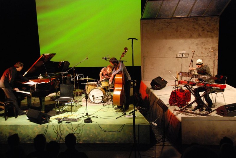 Peter Madsen im musikalischen Dialog mit dem "HDV-Trio"