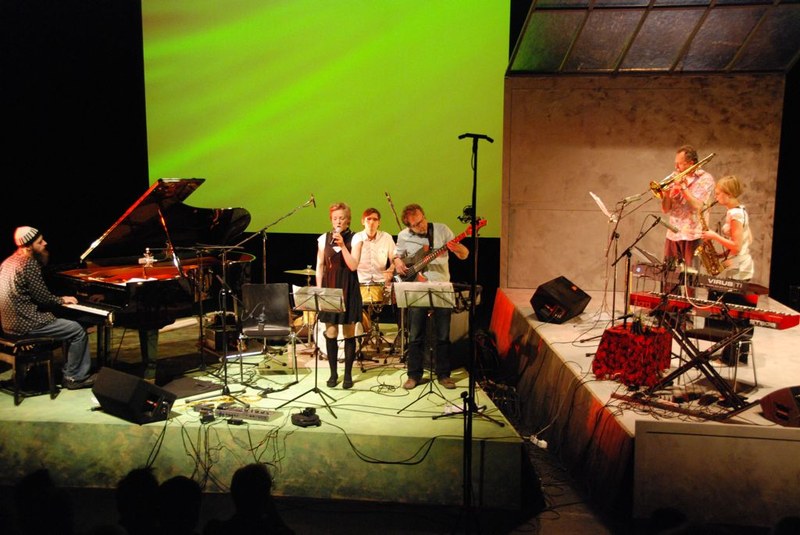 Popsongs mit der "Theresia-Natter-Combo"