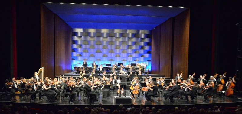 Das Symphonieorchester Vorarlberg spielte die monumentalen Werke von Franz Liszt, Richard Wagner und auch Paul Hindemith mit viel Esprit. Wie immer lenkten herausragende Soli aus allen Stimmregistern immer wieder die Aufmerksamkeit auf sich.