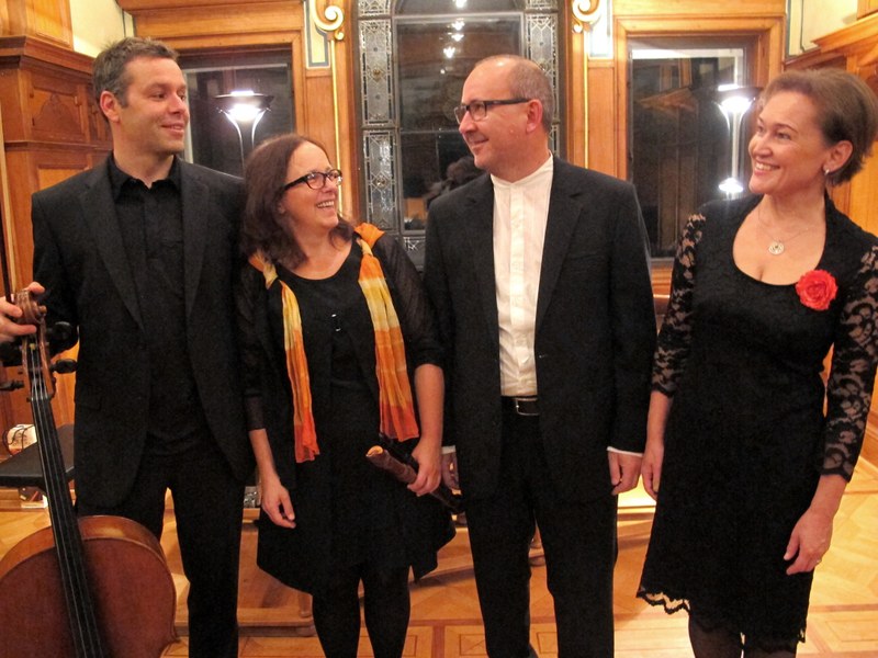 Die vier verstehen sich nicht nur musikalisch prächtig (Fotos: Fritz Jurmann).
