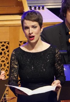 Die Sopranistin Stephanie Pfeffer sang die Weihnachtsarie "Salve, salve puellule".