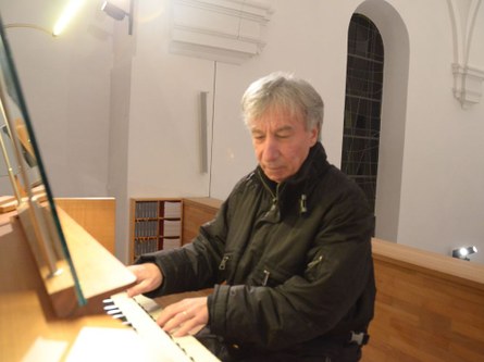 Die große Repertoirekenntnis von Bruno Oberhammer und seine vitale Spielart bescherten dem Publikum in Lingenau ein abwechslungsreiches Orgel-Geburtstagskonzert.