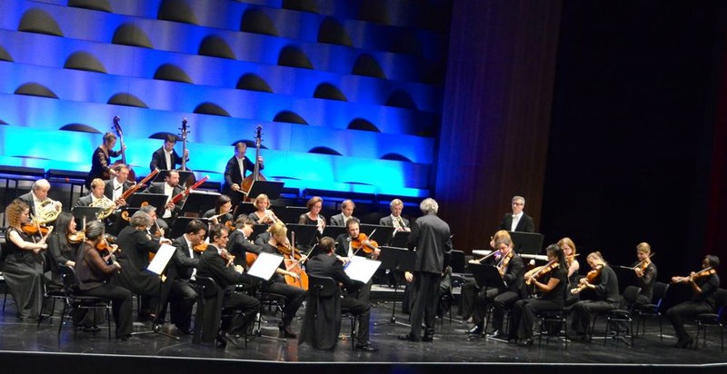 Die Camerata Salzburg und Louis Langrée musizierten die Werke von Barber und Vaughan-Williams sensibel und gestalteten Mozart "historisch informiert"