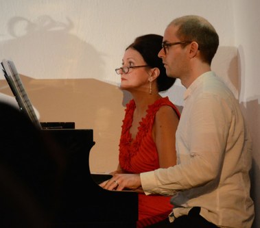 Der Pianist Philipp Heiß spielte den von Murat Üstün komponierten Instrumentalpart. Dora Kutschi führte Regie.