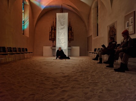 Pendel und Sand in der Fidelis-Kapelle des Kapuzinerklosters (Foto: Lucas Breuer)