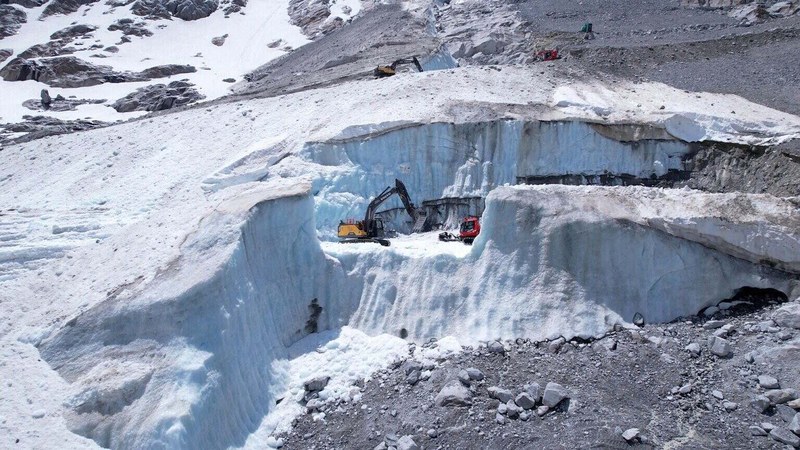Requiem in Weiß – Das würdelose Sterben unserer Gletscher (Foto: Harry Putz Freiluftdoku)