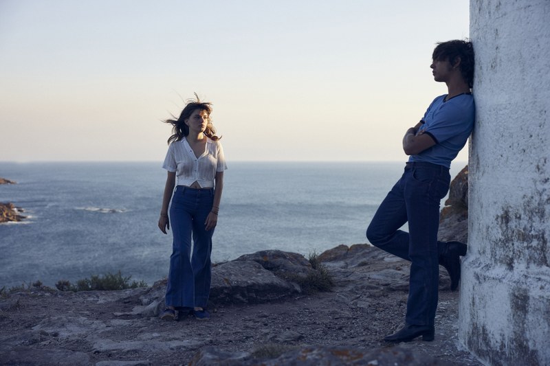 Marinas Eltern in den Achtzigern: Freiheit und Drama eines jungen Paares an der Atlantikküste. (Foto: Elastica Films)