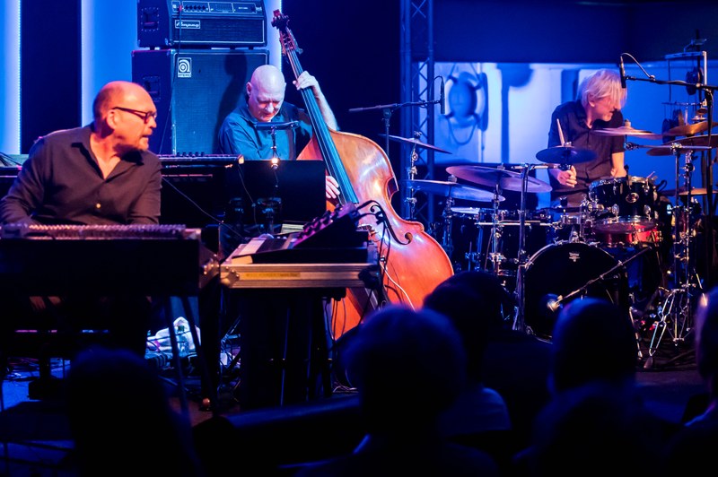 Rymden wurde im INDUSTRIE36 in Rorschach seinem Ruf gerecht, eines der spannendsten Piano-Trios der Gegenwart zu sein (Foto: Stefan Hauer)