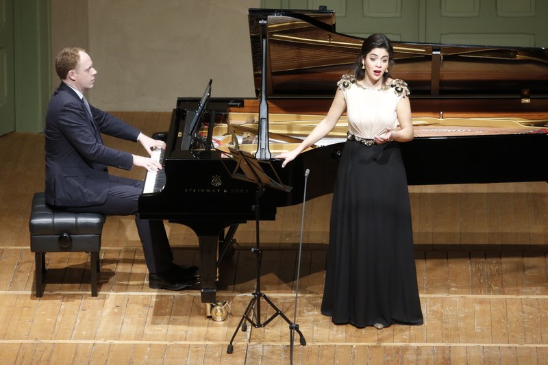 Die Sopranistin Fatma Said und Joseph Middleton am Klavier führten die Zuhörenden in die Welt der romantisch empfundenen Sehnsucht und Trauer. (Foto: Schubertiade Hohenems)