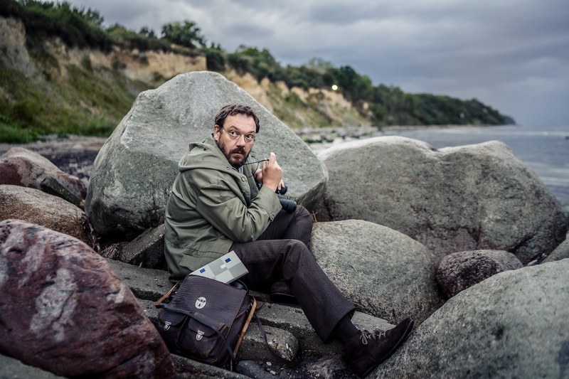 Paul Gompitz (Charly Hübner) plant seine Flucht über die Ostsee. (Foto: Pandora Film)
