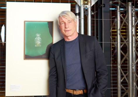 Marco Spitzar:  „Medizinflasche“ aus der Serie „Black Tears“ 