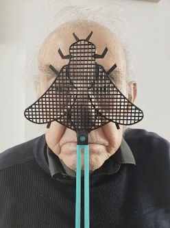 Daniel Spoerri u. Silke Eggl, # 64, Fliegen oder Klatschen oder Fliegenklatschen?, 2. April 2023 