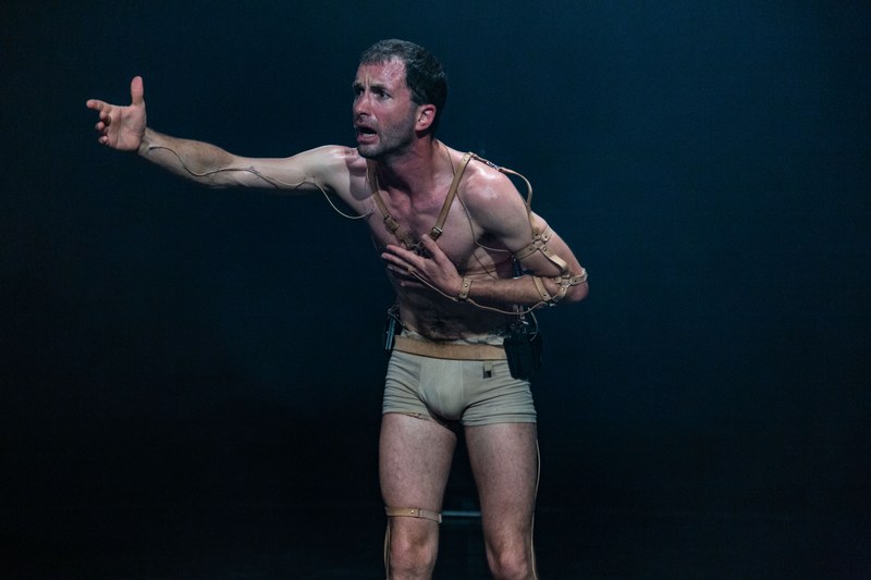 „Being moved“ bewegt in seiner Radikalität, wirft aber auch Fragen auf (alle Fotos: © Niklas Koch/Spielboden)