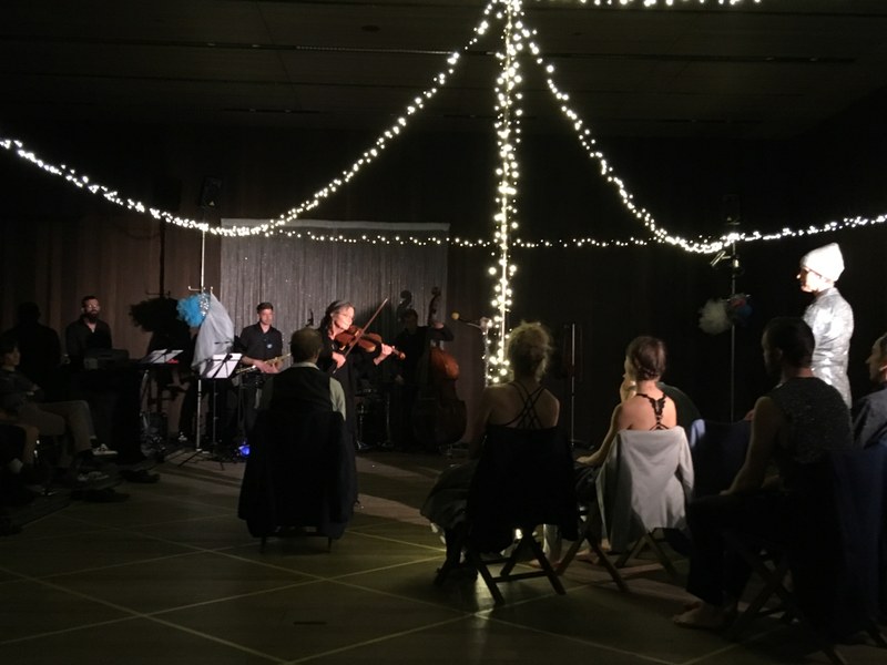 Berührender Moment beim Violin-Solo von Katharina Surber © Mirjam Steinbock