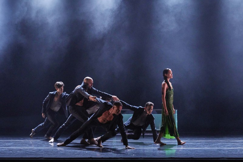 Danish Dance Theatre: Siren (© Peter Lueder)
