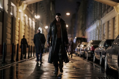 Eric Draven auf dem Weg in die Oper. (Foto: Leonine)