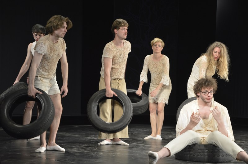 Ein wunderbares Ensemble! (Fotos: Gerhard Breitwieser/aktionstheater ensemble)