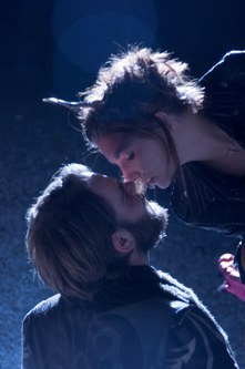 Romeo (Philipp Scholz) und Julia (Michaela Spänle)