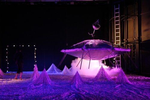 Faszinierend: Ein UFO auf der UNPOP-Bühne