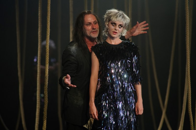 Großartig: Wolfram Koch als Prospero und Lorena Handschin als Ariel
