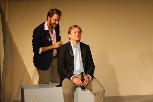 Philipp Scholz und Johannes Rhomberg in "Jonas" von Nico Raschner