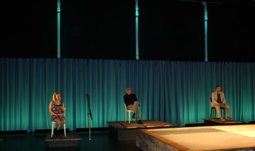 Eine außergewöhnliche Inszenierung mit realzeitlichen VorklöstnerInnen (Fotos: Harald Gmeiner/Theater Kosmos)