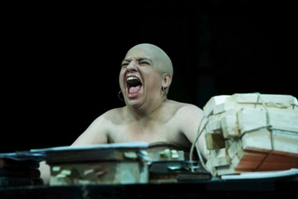 Maria Happel als Caliban