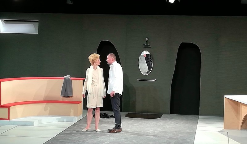 Ula Lazauskaite und Hanno Dreher als Ehepaar Susann und Marcel