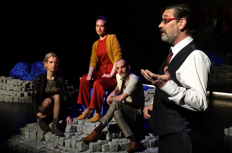 (alle Fotos: Gerhard Kresser/Theater Kosmos)