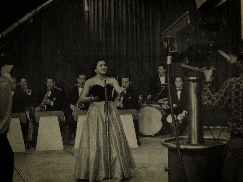 María Esperanza in einer historischen Aufnahme aus den 1950er Jahren, als sie in Kolumbien mit ihrer Musik erste Erfolge feierte. (Foto: Bastian Innfeld)