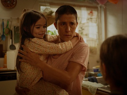 Vielschichtige Beziehungen: Tante Nuri (Montserrat Marañón) flüchtet in den Alltag. (Foto: Limerencia Films)