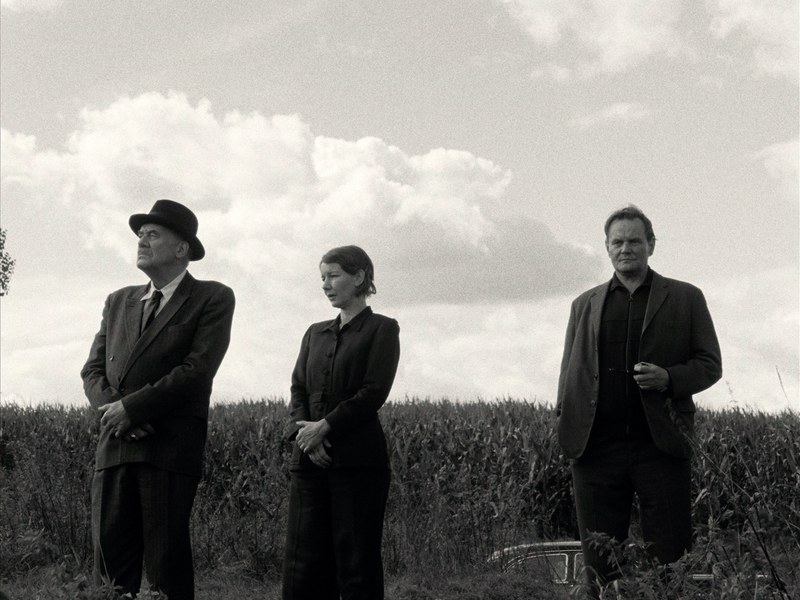 Für den DDR-Kulturminister (Devid Striesow, re.) ist der Besuch im Osten von großem Nutzen. (Foto: Polyfilm)