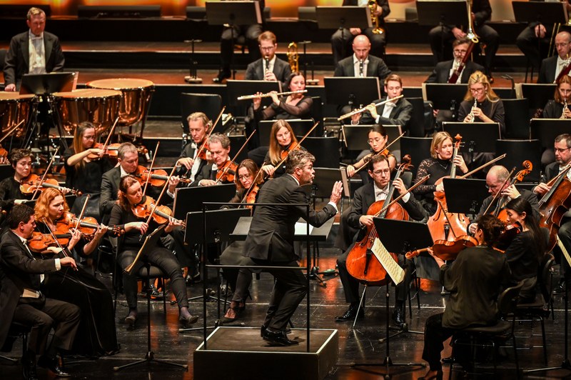Die Wiener Symphoniker unter der Leitung von Pablo Heras-Casado waren mit einem reinen Brahms-Programm in Bregenz zu Gast. (Foto: Udo Mittelberger)
