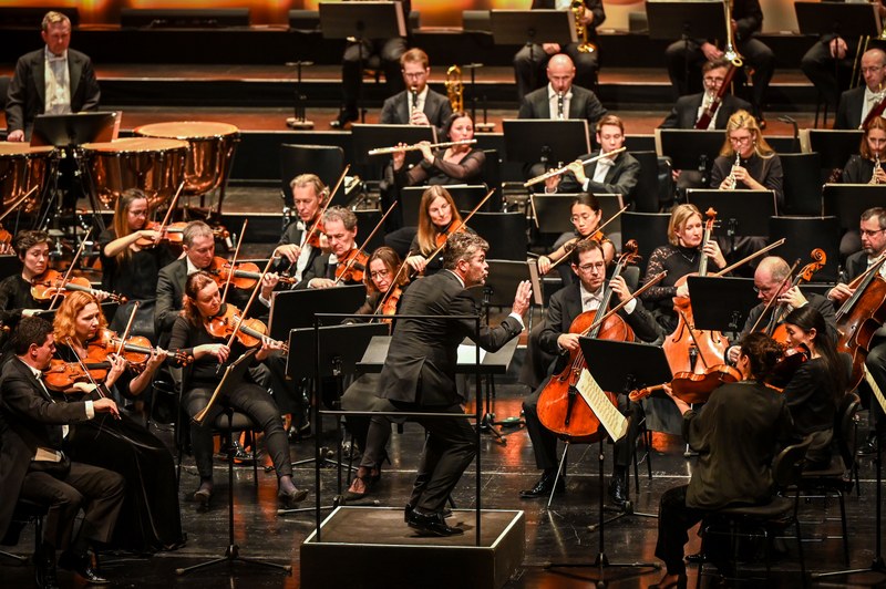 Die Wiener Symphoniker unter der Leitung von Pablo Heras-Casado waren mit einem reinen Brahms-Programm in Bregenz zu Gast. (Foto: Udo Mittelberger)
