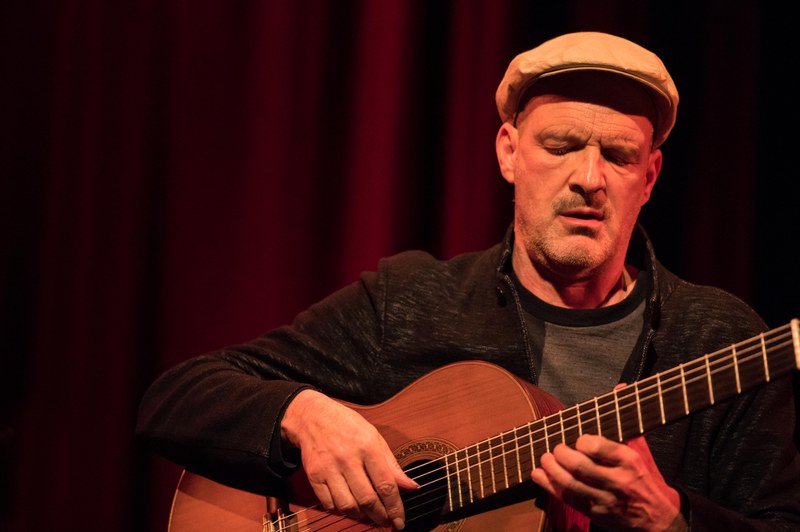 Der erstklassige Gitarrist Wolfgang Muthspiel steuerte zu seinem Chamber Trio ein breites Spektrum an vielschichtigen Kompositionen bei (Foto: Stefan Hauer)