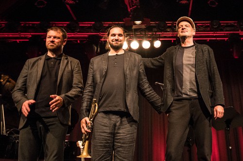 Am Konzertende wirkten die Musiker ebenso zufrieden wie das begeisterte Publikum (Foto: Stefan Hauer)