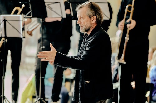 Herbert Walser-Breuss hat mit Studentinnen und Studenten der Stella Musikhochschule ein interessantes Programm entwickelt (Foto: Victor Marin)